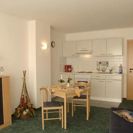 Garni Hof Zum Hotel 2*