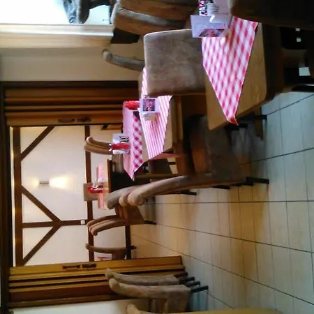 Garni Hof Zum Hotel 2*