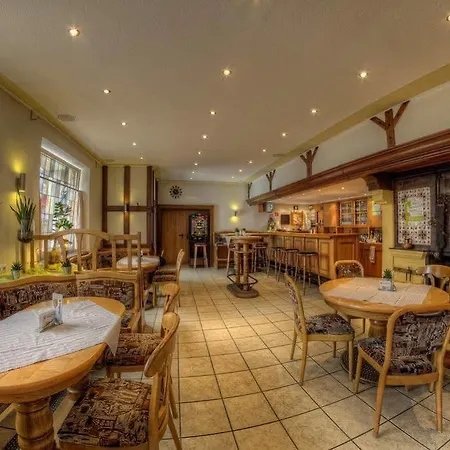 Garni Hof Zum Hotel 2*