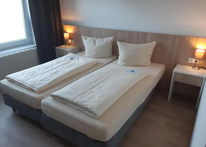 Отель Garni Hof Zum 2*