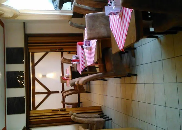 Garni Hof Zum Hotel 2*